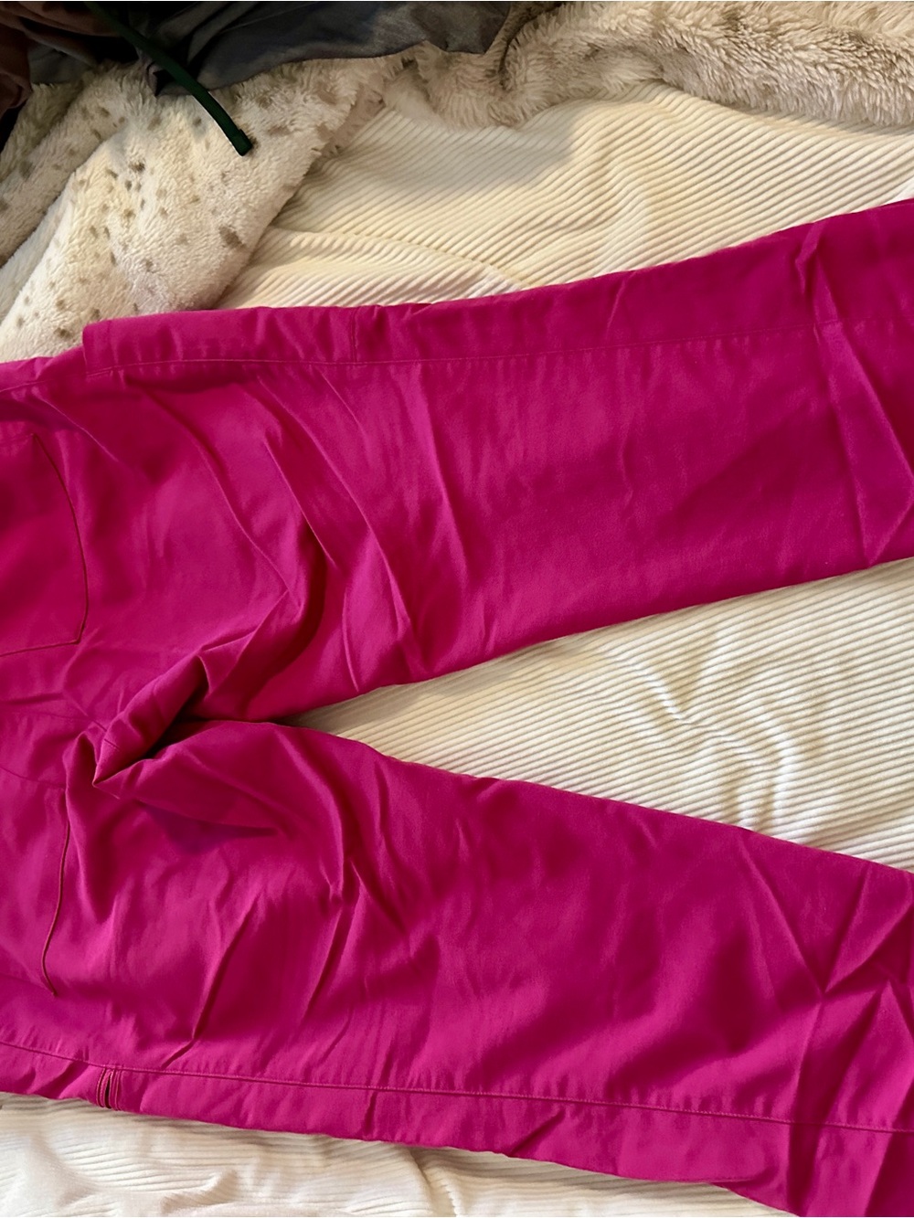 Fabletics Hibiscus High Rise On-Call Scrub Joggers - Picture 15 of 16